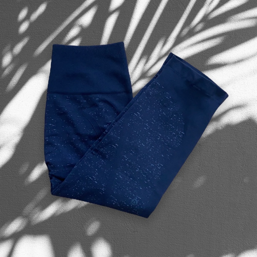 Lululemon Free to Flow Black and White Heather Cropped Leggings